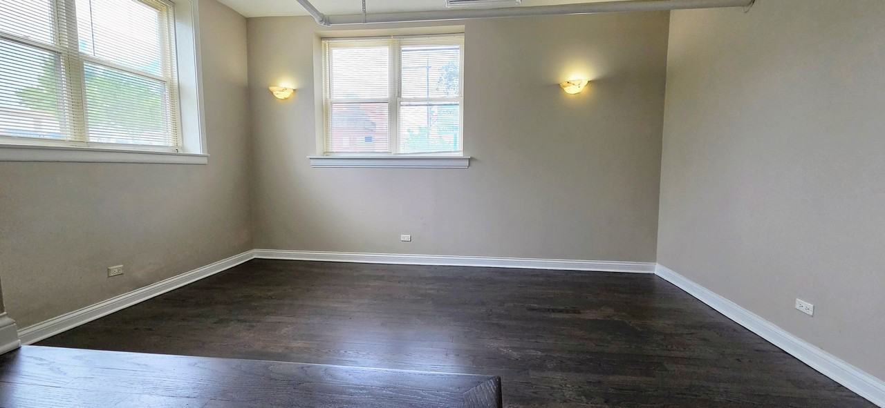 4764 N Virginia Ave #F - Photo 4 of 16