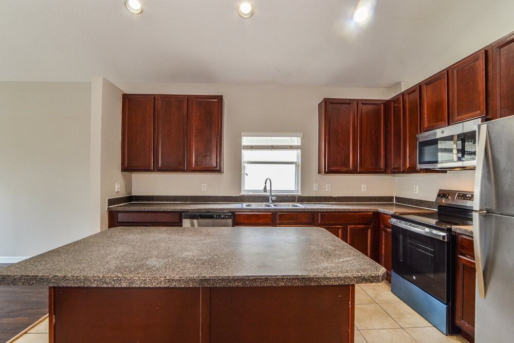 7751 Beridale Ct - Photo 7 of 17