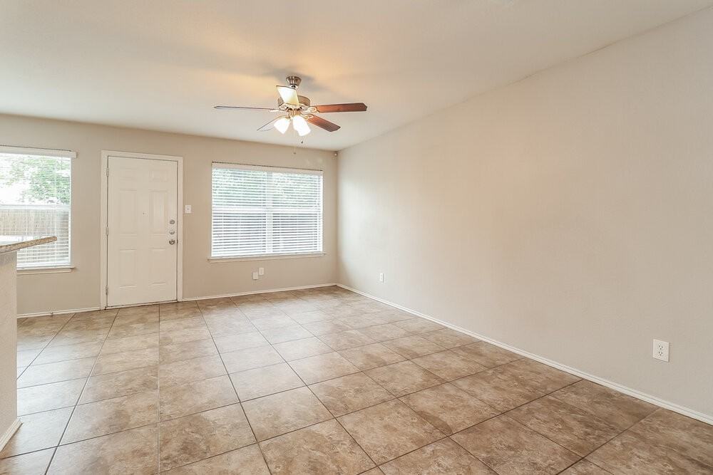 10628 Wild Oak Dr - Photo 4 of 17