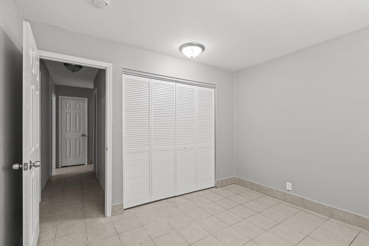 3733 Brush Creek Dr #1 - Photo 4 of 10