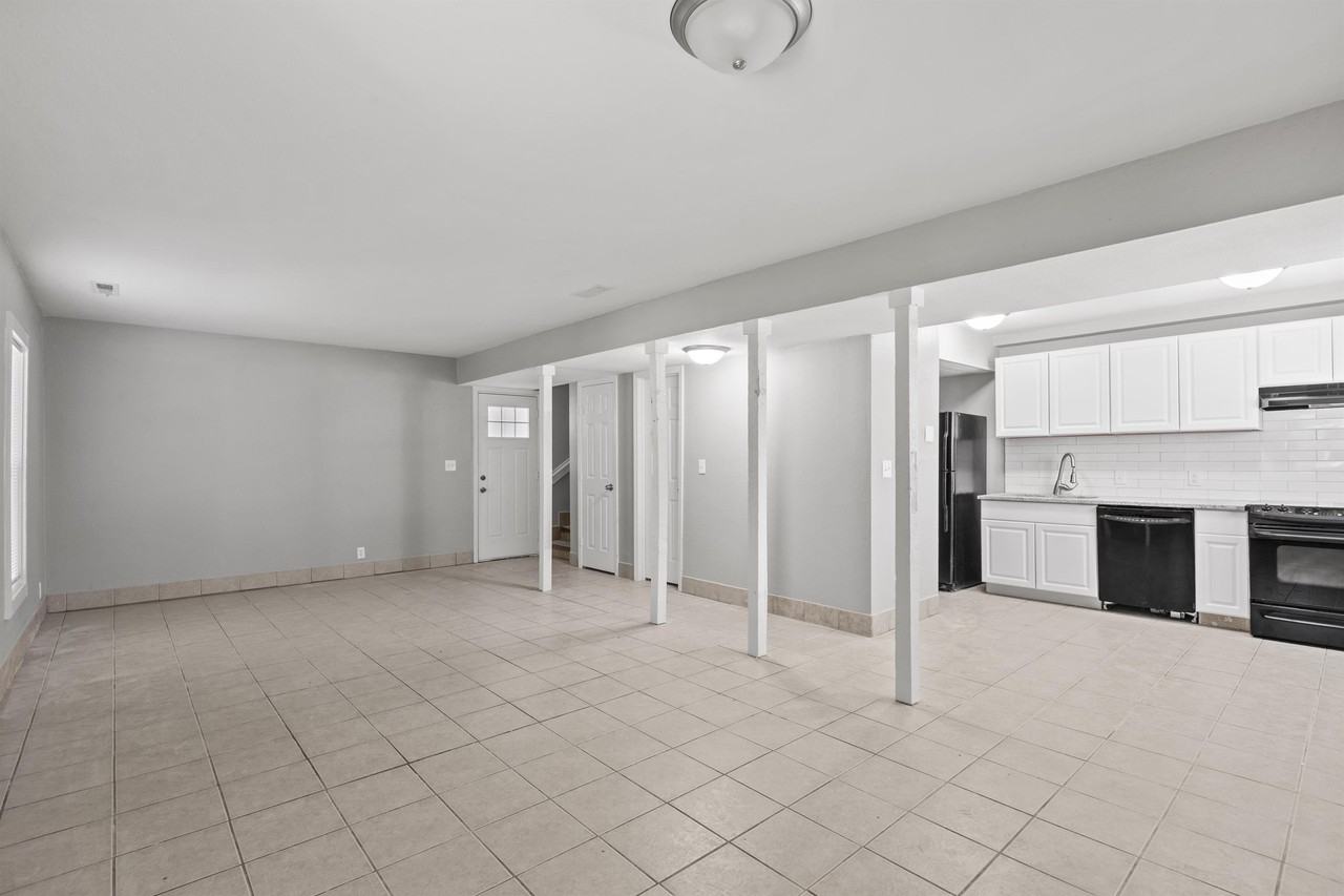 3733 Brush Creek Dr #1 - Photo 5 of 10