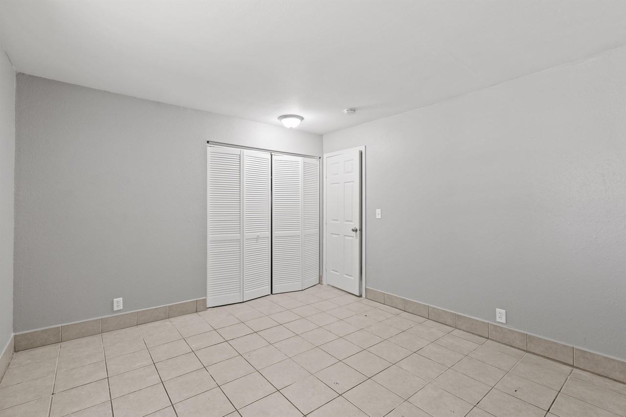 3733 Brush Creek Dr #1 - Photo 6 of 10