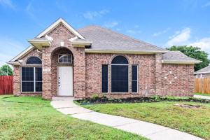 featured image of 1110 Pin Oak Ln