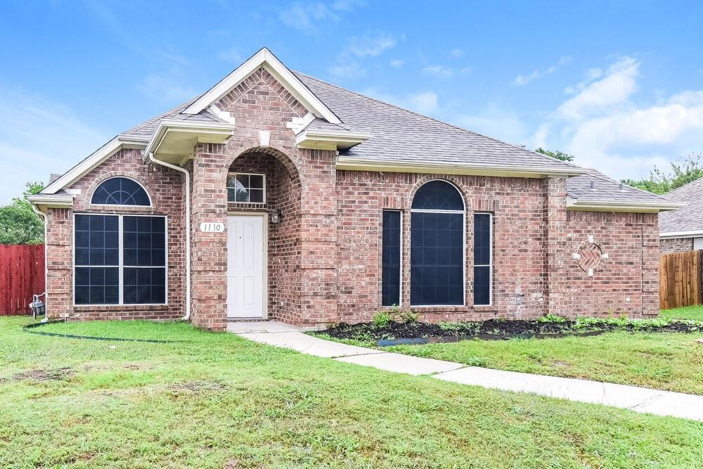 1110 Pin Oak Ln - Photo 3 of 16