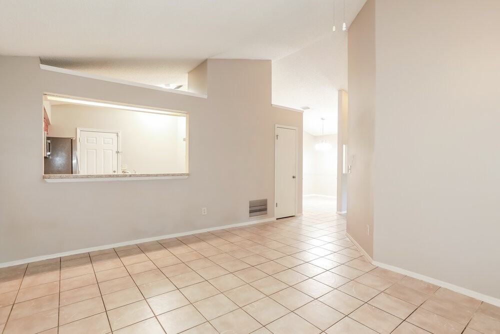 8327 Argyle Corners Ct - Photo 4 of 16