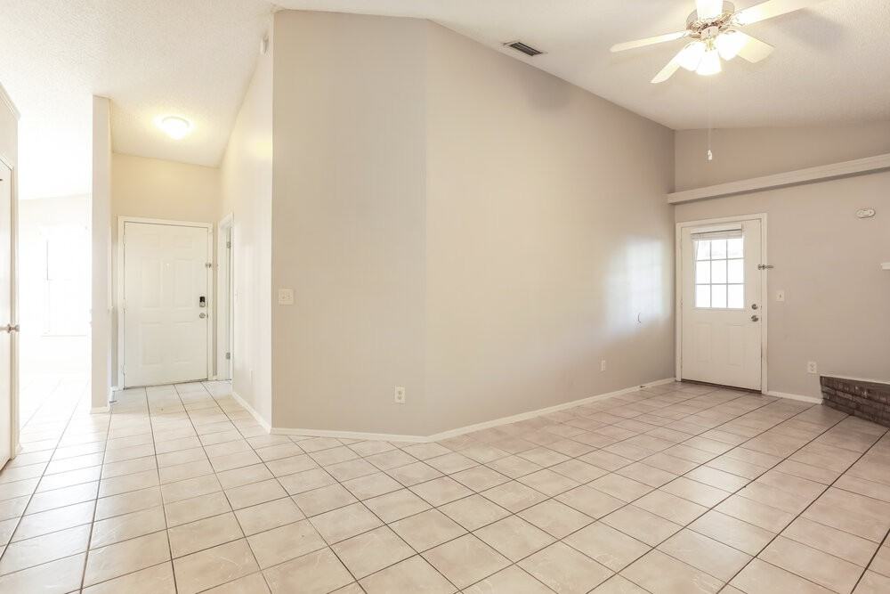 8327 Argyle Corners Ct - Photo 7 of 16