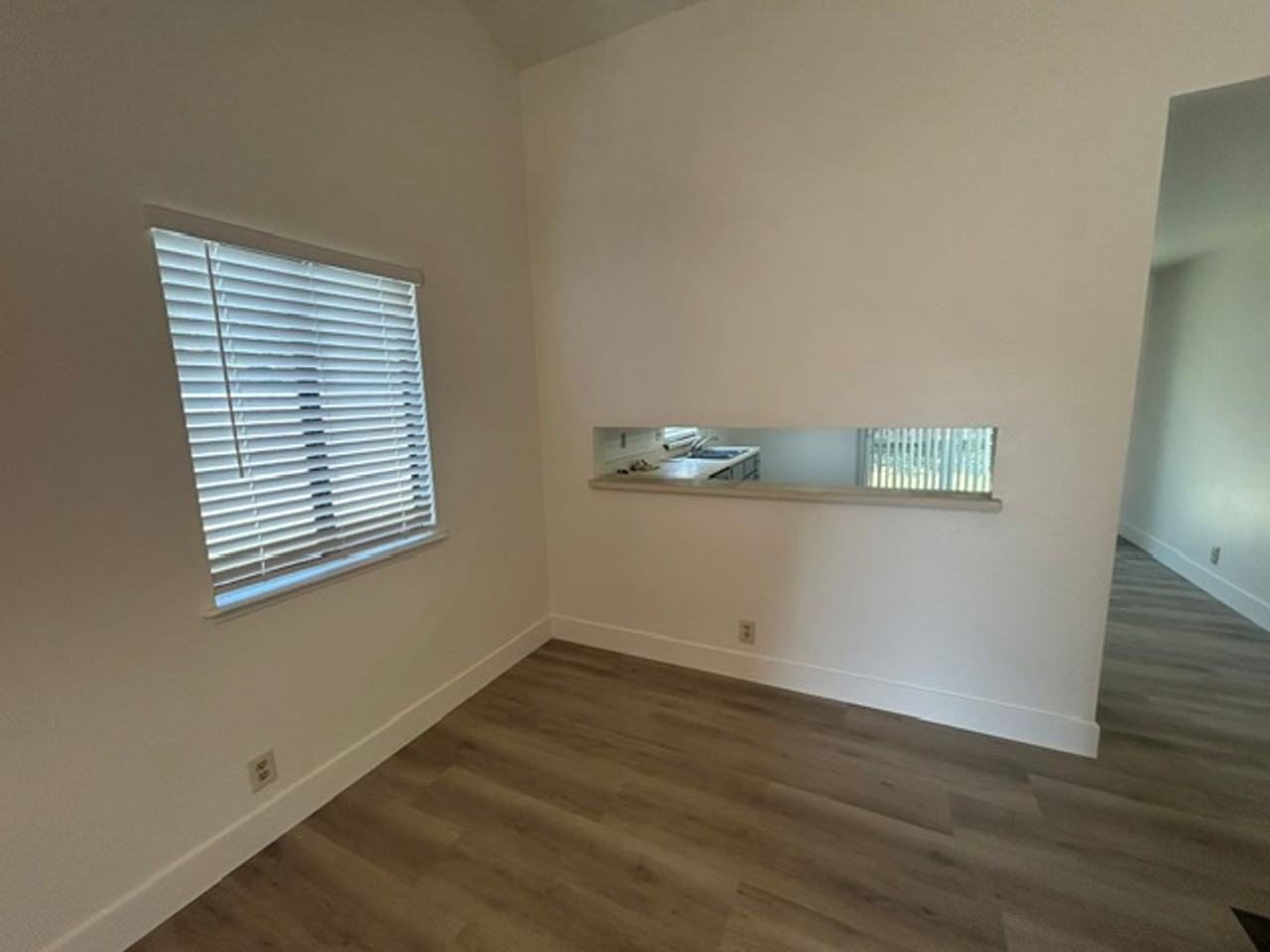 1136 W Damron Ave - Photo 4 of 20