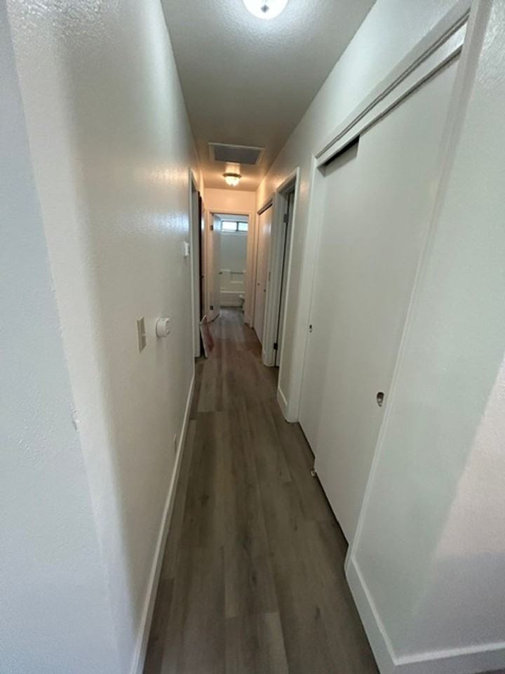 1136 W Damron Ave - Photo 7 of 20