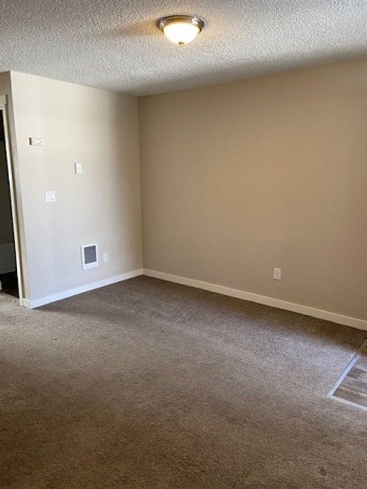 Heather Court - Photo 5 of 18