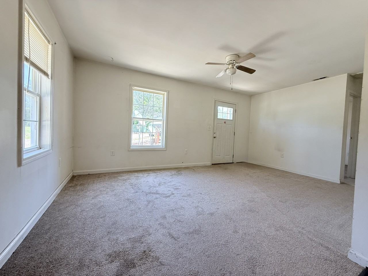 4663 Missouri - Photo 2 of 10