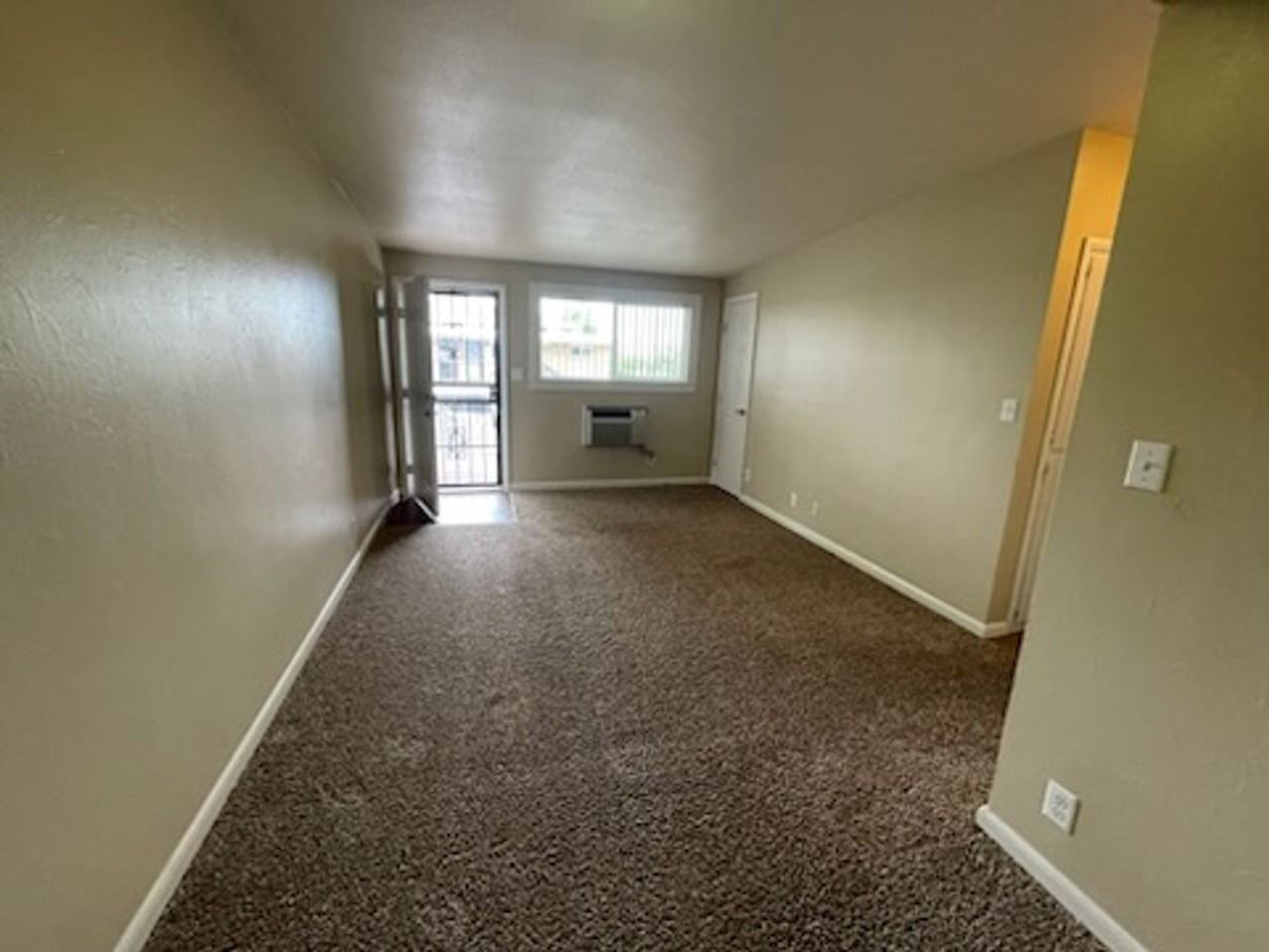 REGAL APARTMENTS - Photo 6 of 7
