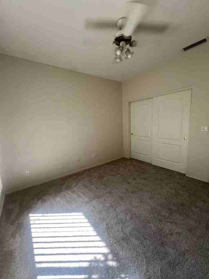 255 S Cottonwood Ranch Rd - Photo 7 of 39