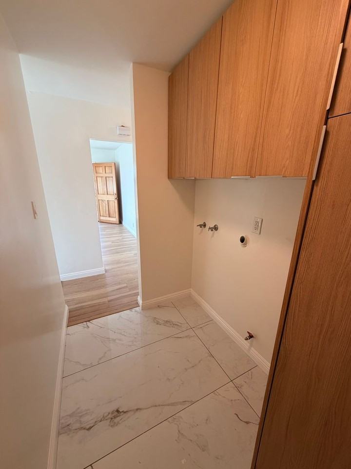 1845 S Grand Ave #1 - Photo 3 of 26