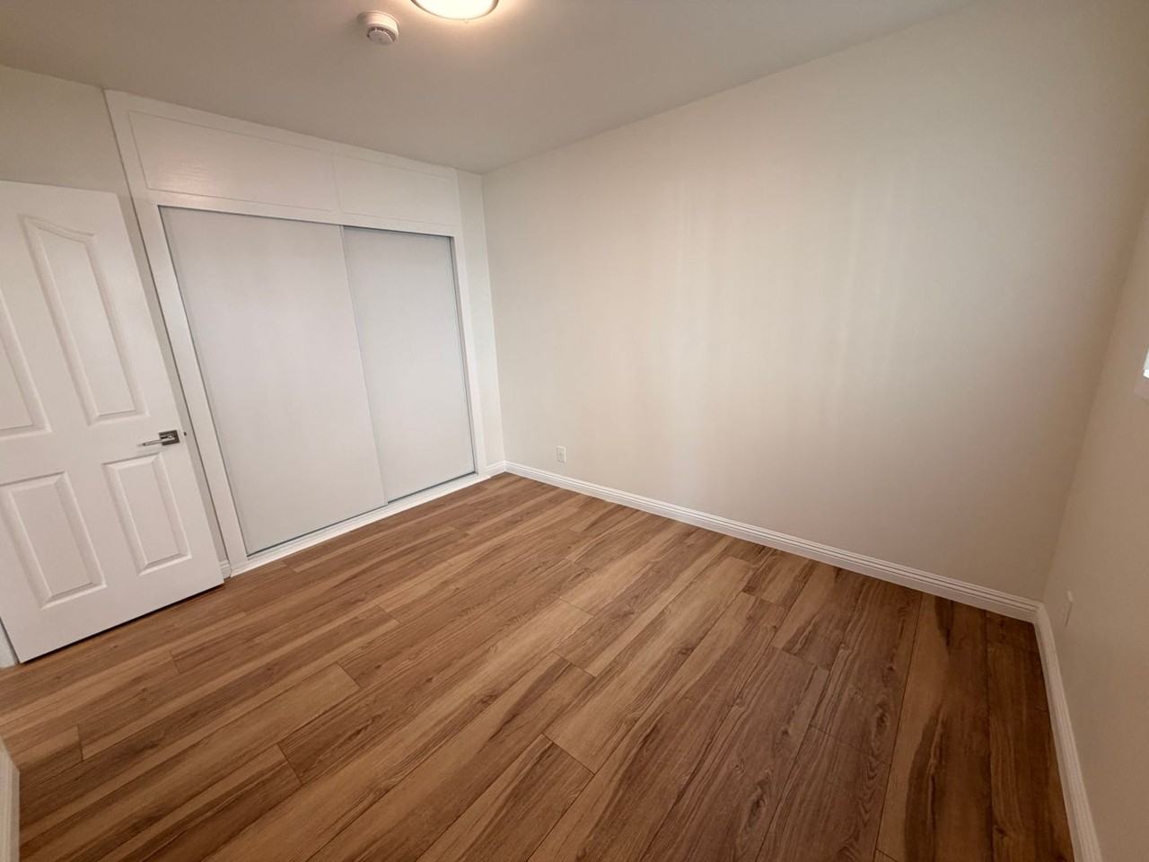 1845 S Grand Ave #1 - Photo 6 of 26