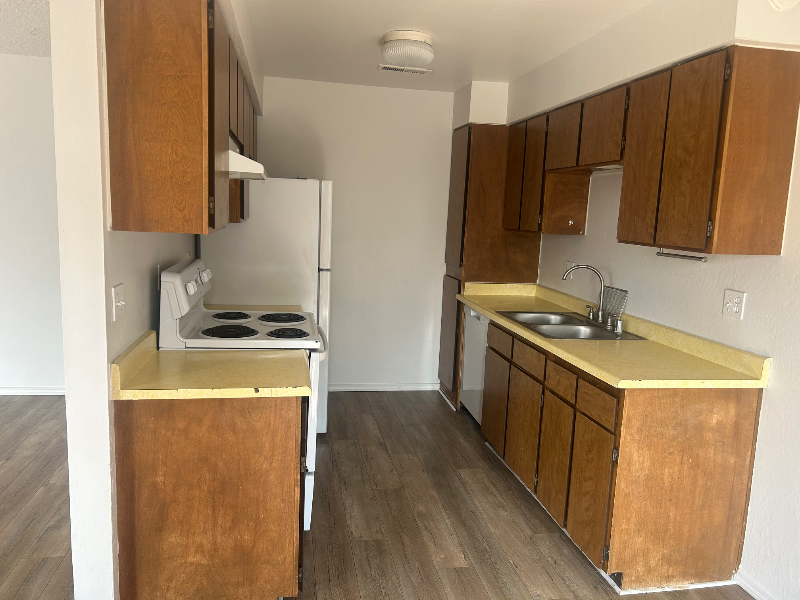 680 Saginaw St #7-2ndFL - Photo 5 of 13