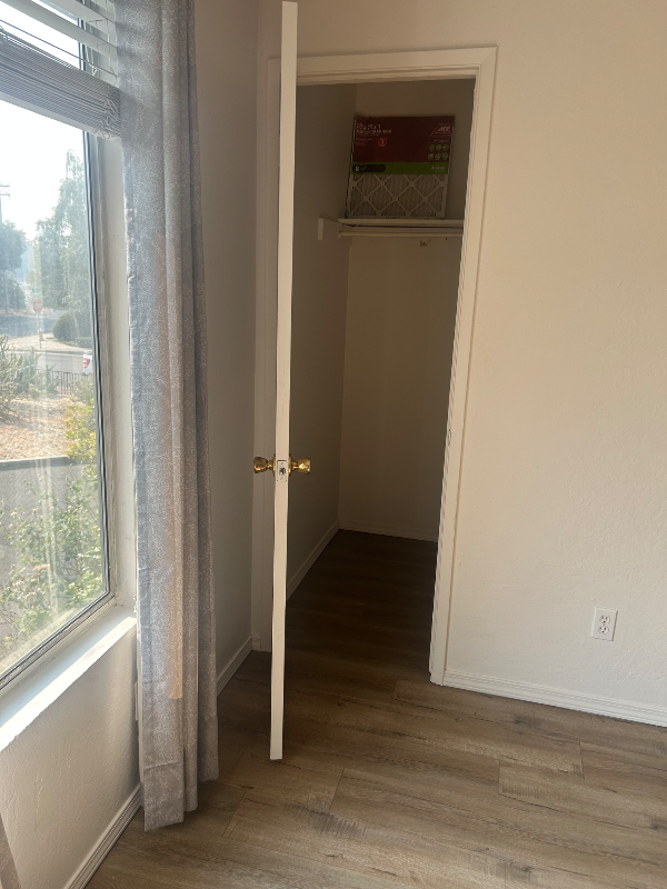 680 Saginaw St #7-2ndFL - Photo 7 of 13