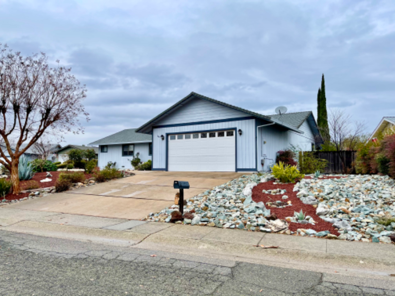 3640 Elizabeth Way - Photo 4 of 32