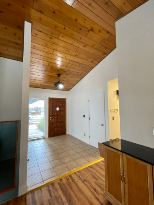 3640 Elizabeth Way - Photo 7 of 32