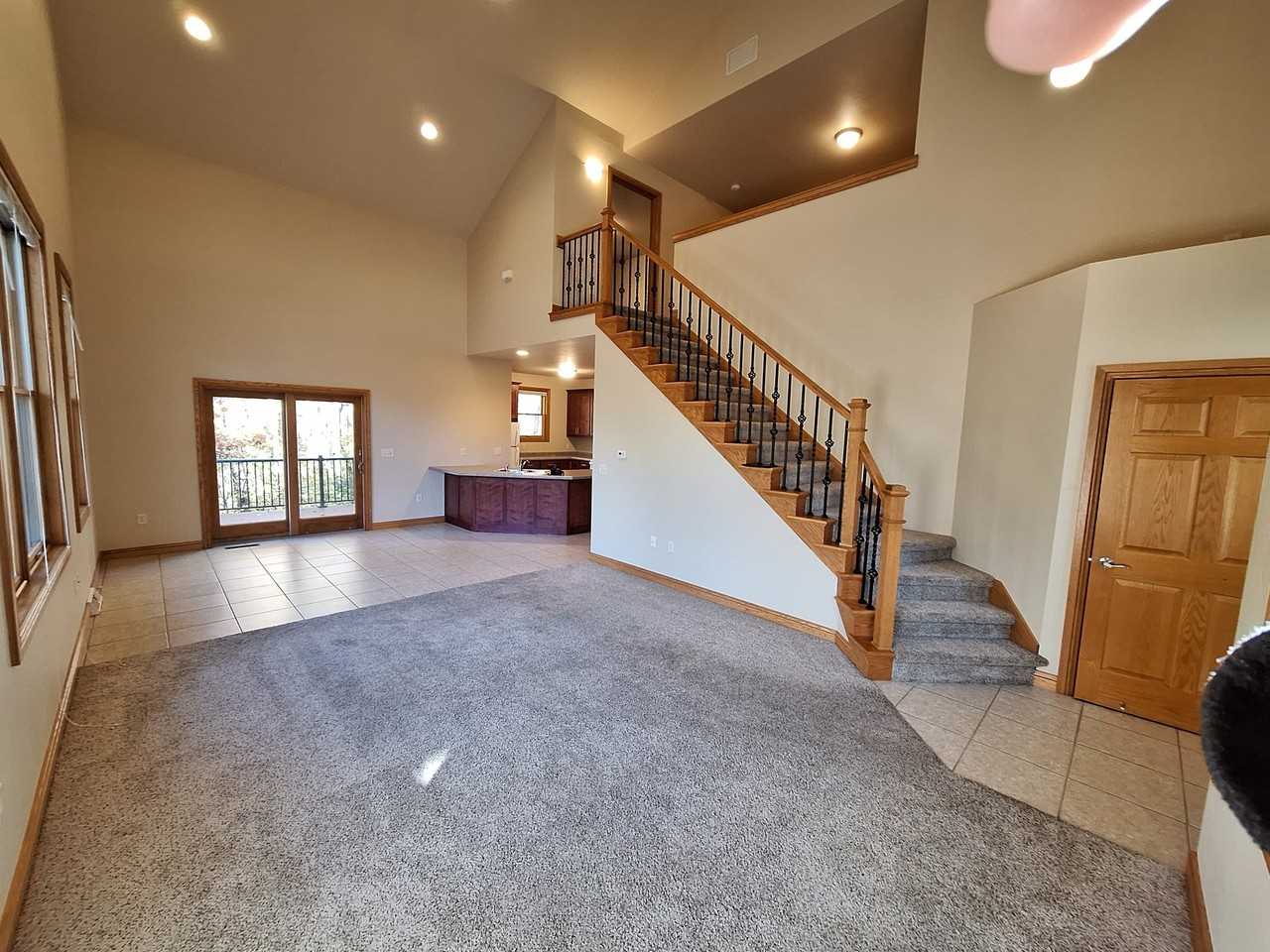 1338 Haley Ct - Photo 4 of 33