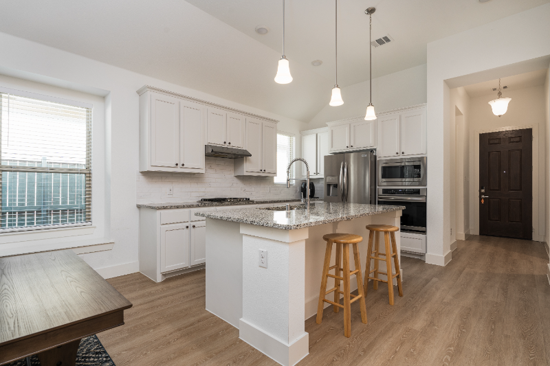 2521 Elm Pl - Photo 4 of 33