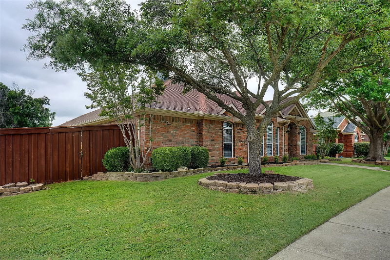 5616 Petunia Dr - Photo 3 of 27