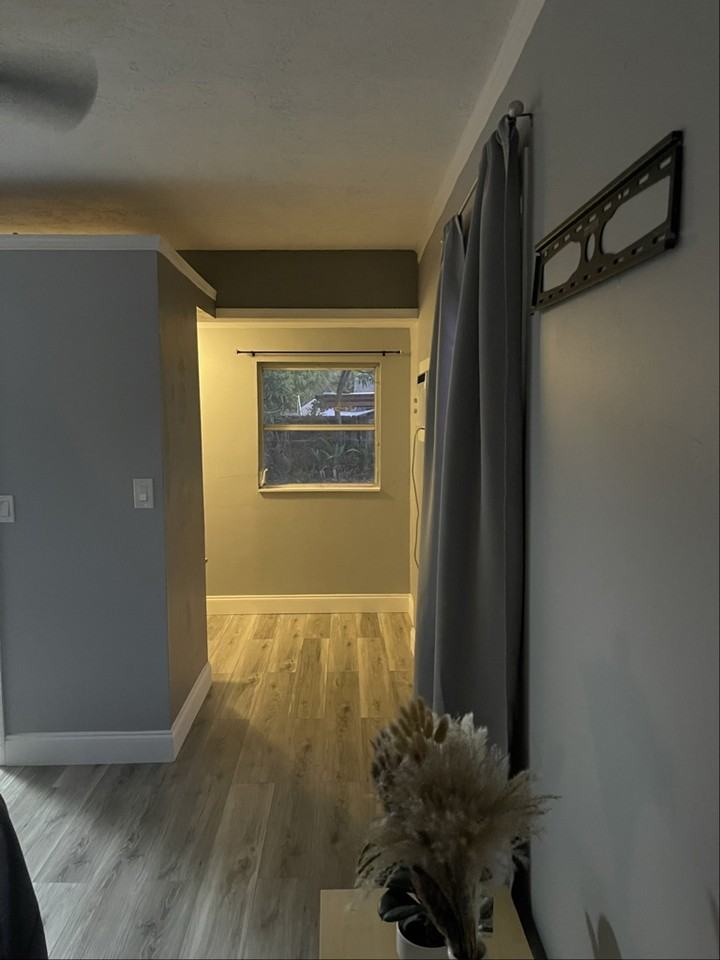 4420 Ne 1st Ave - Photo 4 of 10