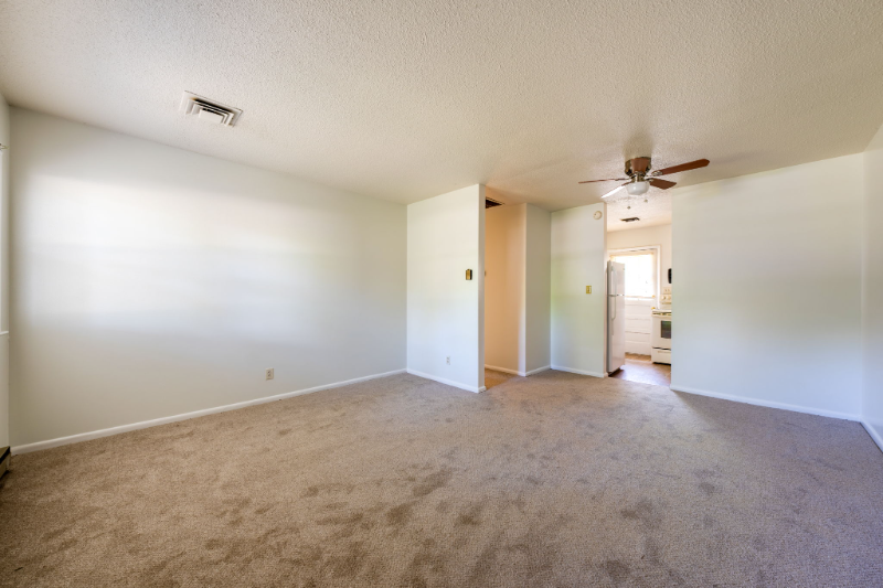 8968 Tidewater Dr #B - Photo 3 of 9