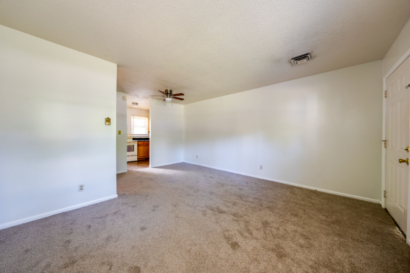 8968 Tidewater Dr #B - Photo 4 of 9