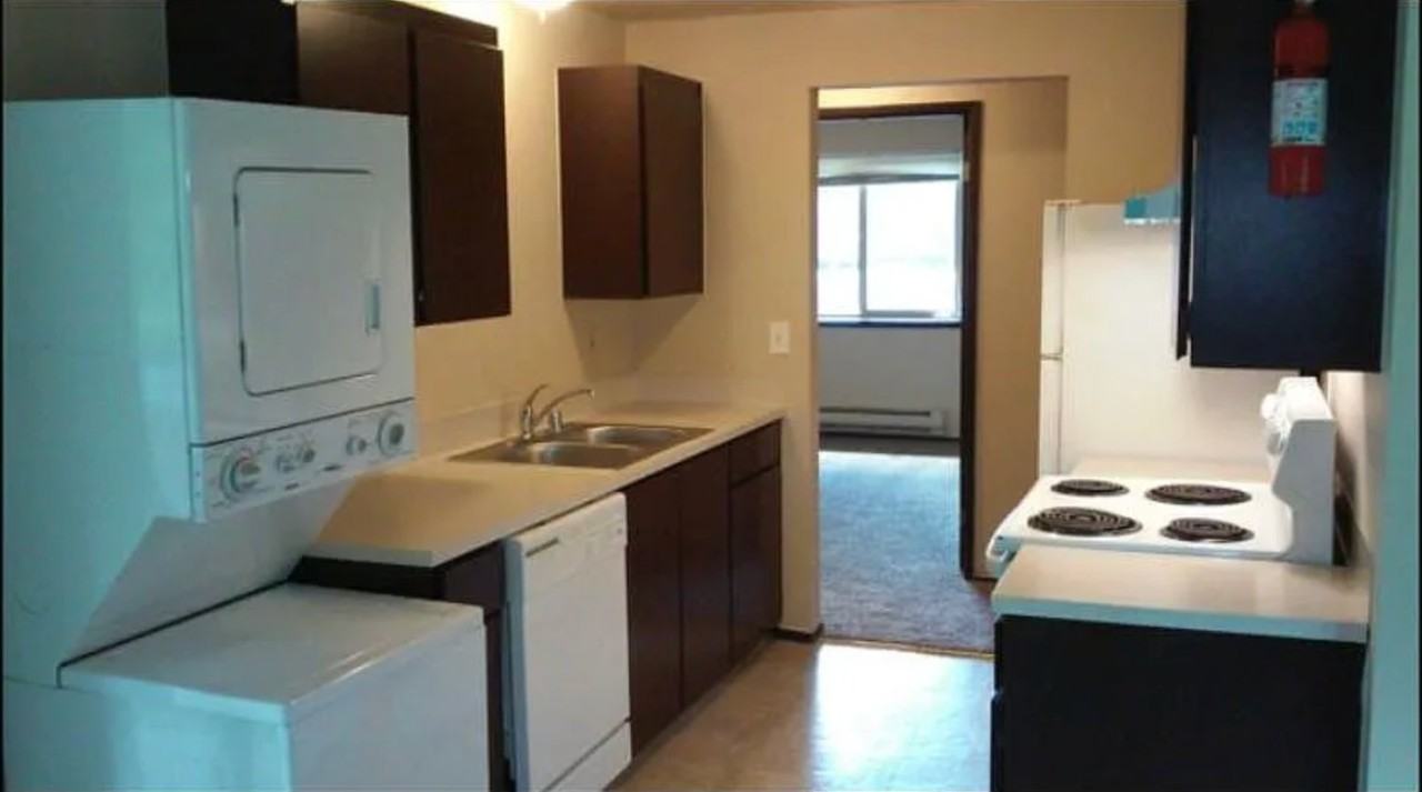 19012 B St E #19012B - Photo 3 of 5