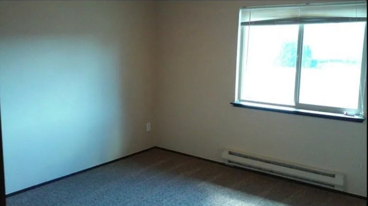 19012 B St E #19012B - Photo 5 of 5