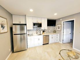 1 Gorgeous Bright Space With Private Yard - Photo 1 of 1