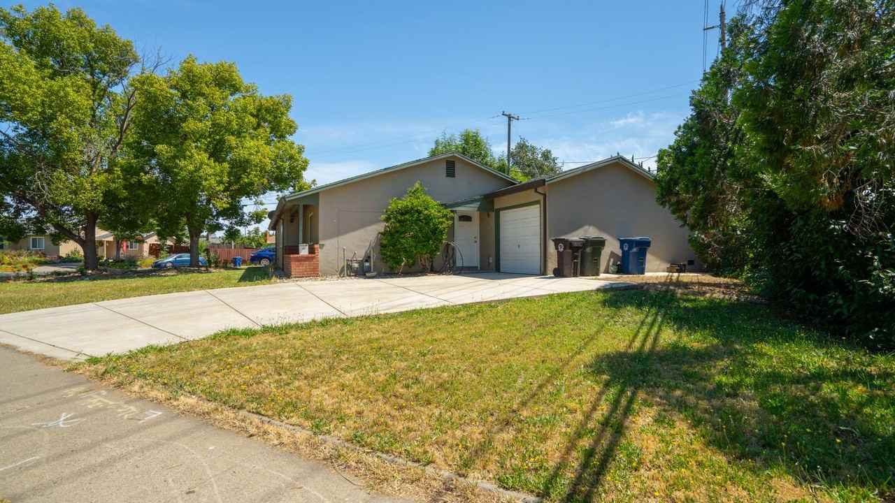 10498 Mills Tower Dr - Photo 3 of 24