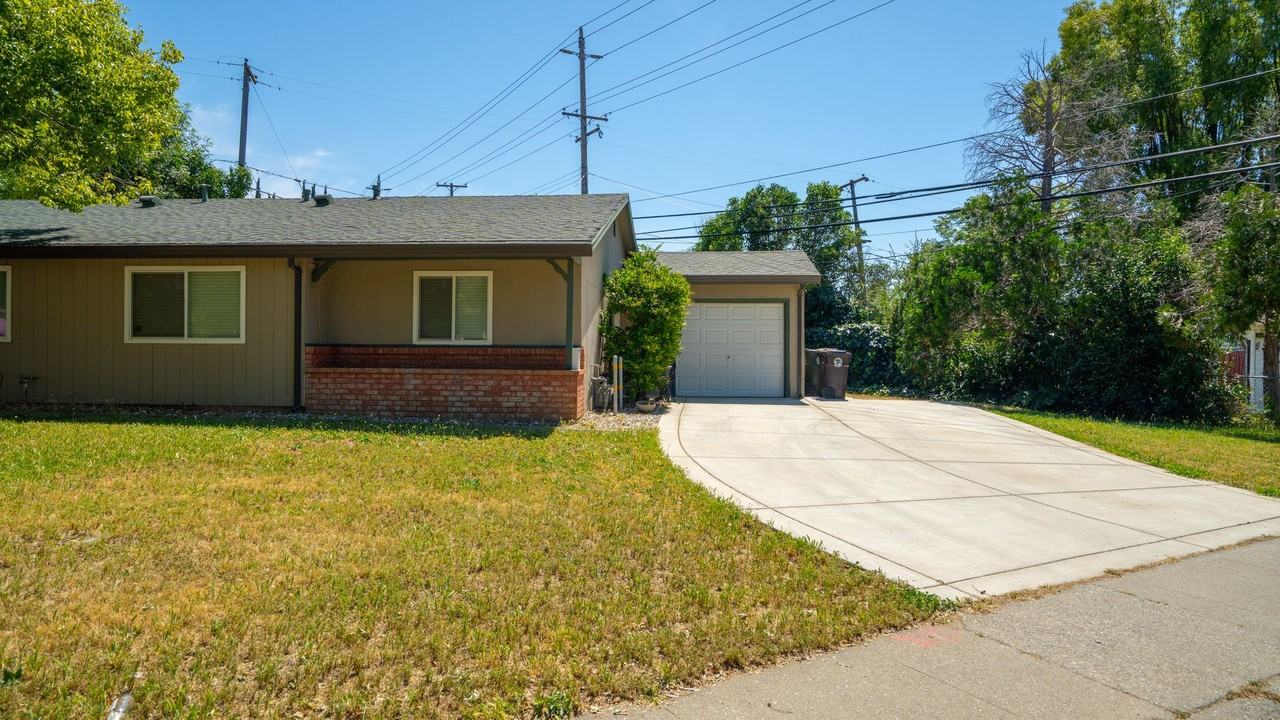 10498 Mills Tower Dr - Photo 5 of 24