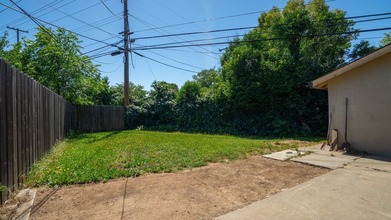 10498 Mills Tower Dr - Photo 6 of 24