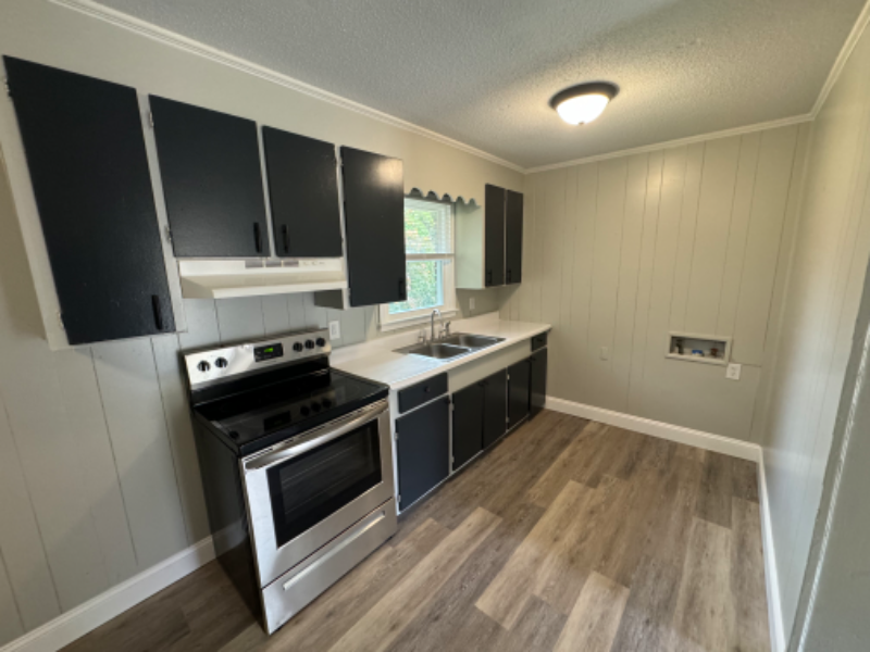 111 Bintage Rd - Photo 3 of 25