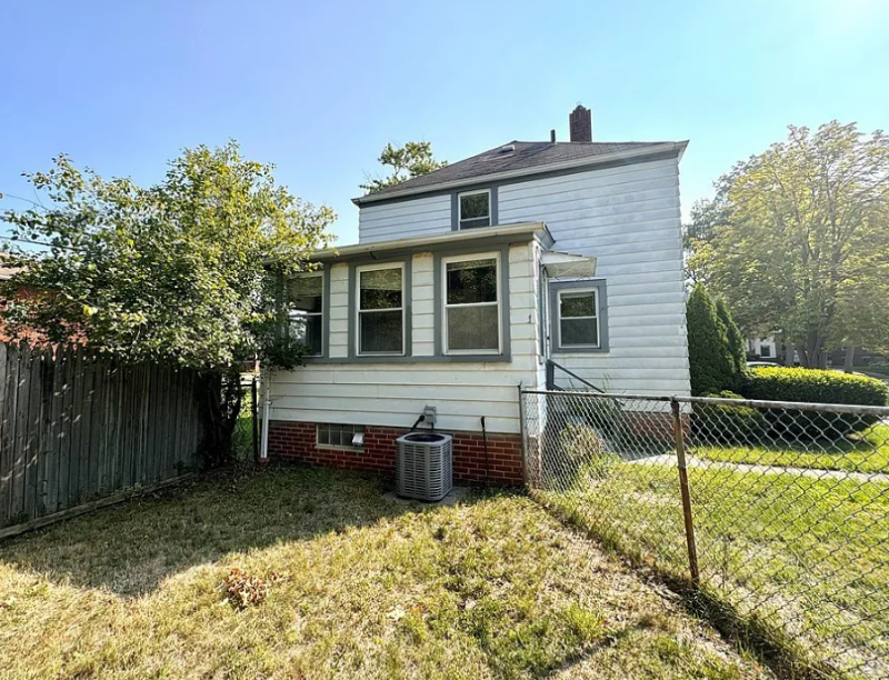 824 E 236th St - Photo 2 of 13