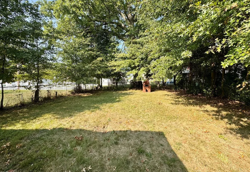 824 E 236th St - Photo 3 of 13