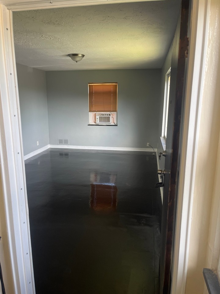 829 Uhrig Ave #3 - Photo 2 of 12