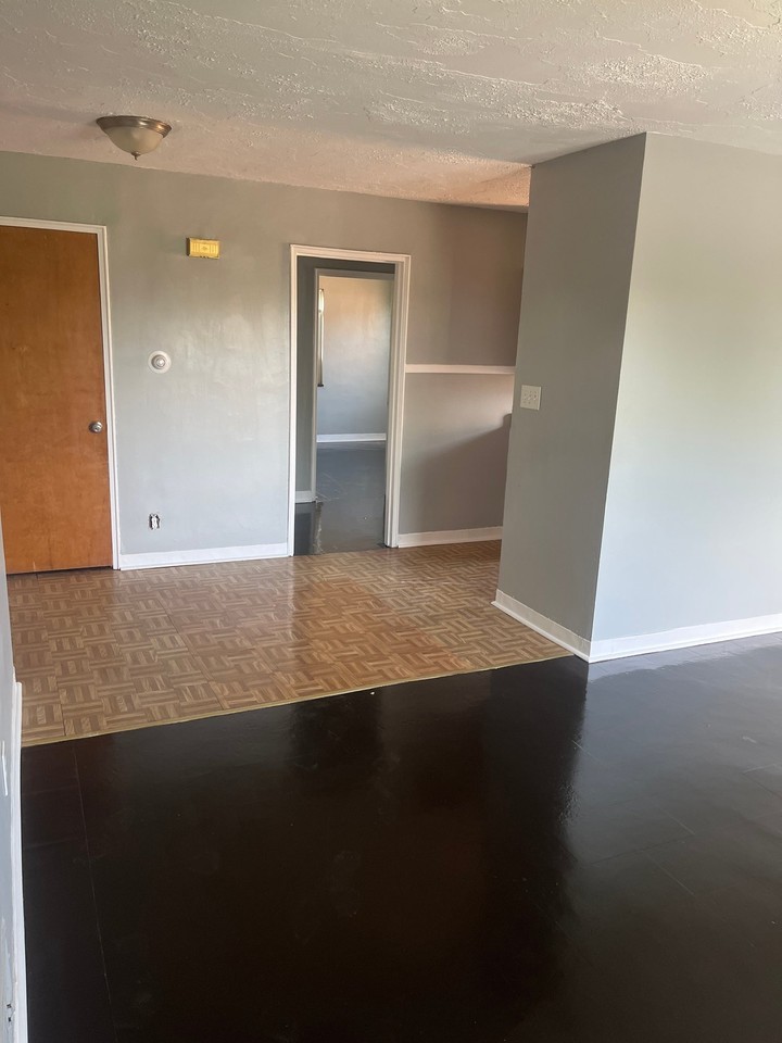 829 Uhrig Ave #3 - Photo 4 of 12