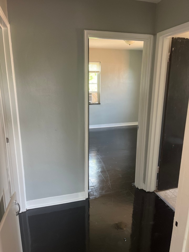 829 Uhrig Ave #3 - Photo 7 of 12