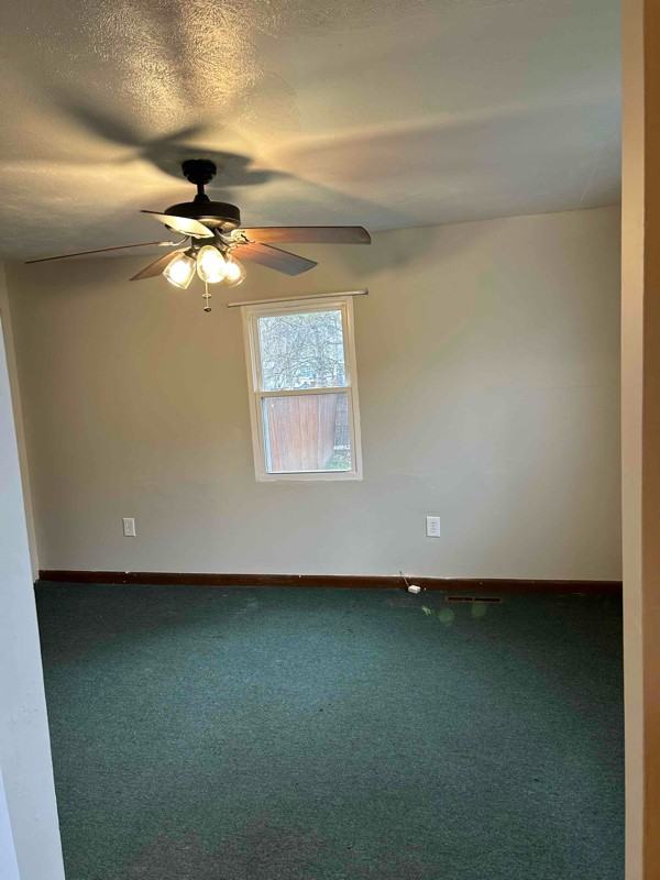 515 Utica St - Photo 4 of 18