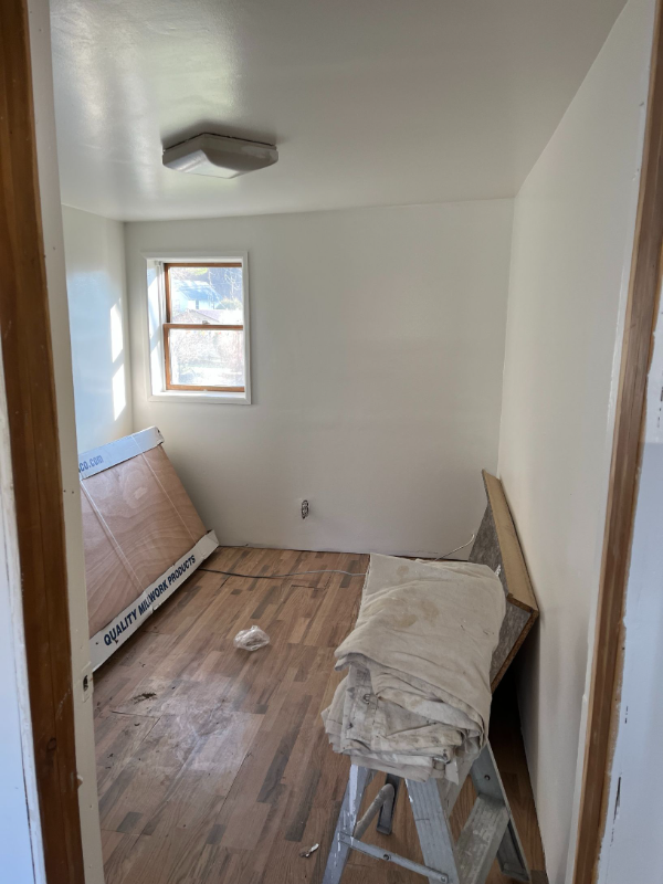 22 S Center St - Photo 4 of 10