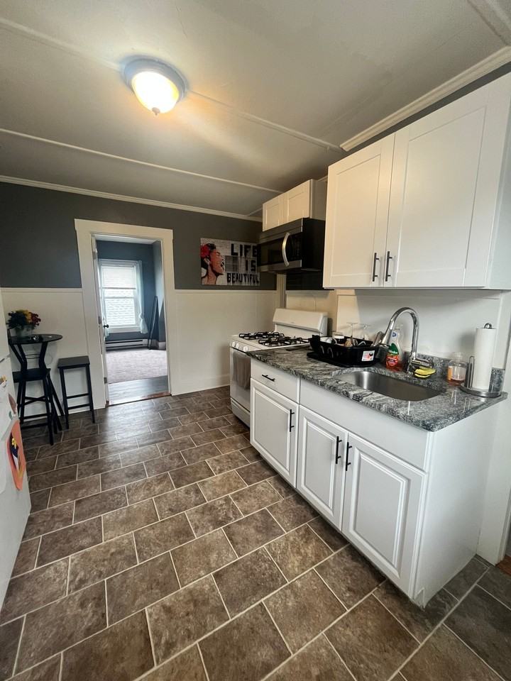 27 Dearborn Ave #3 - Photo 5 of 10