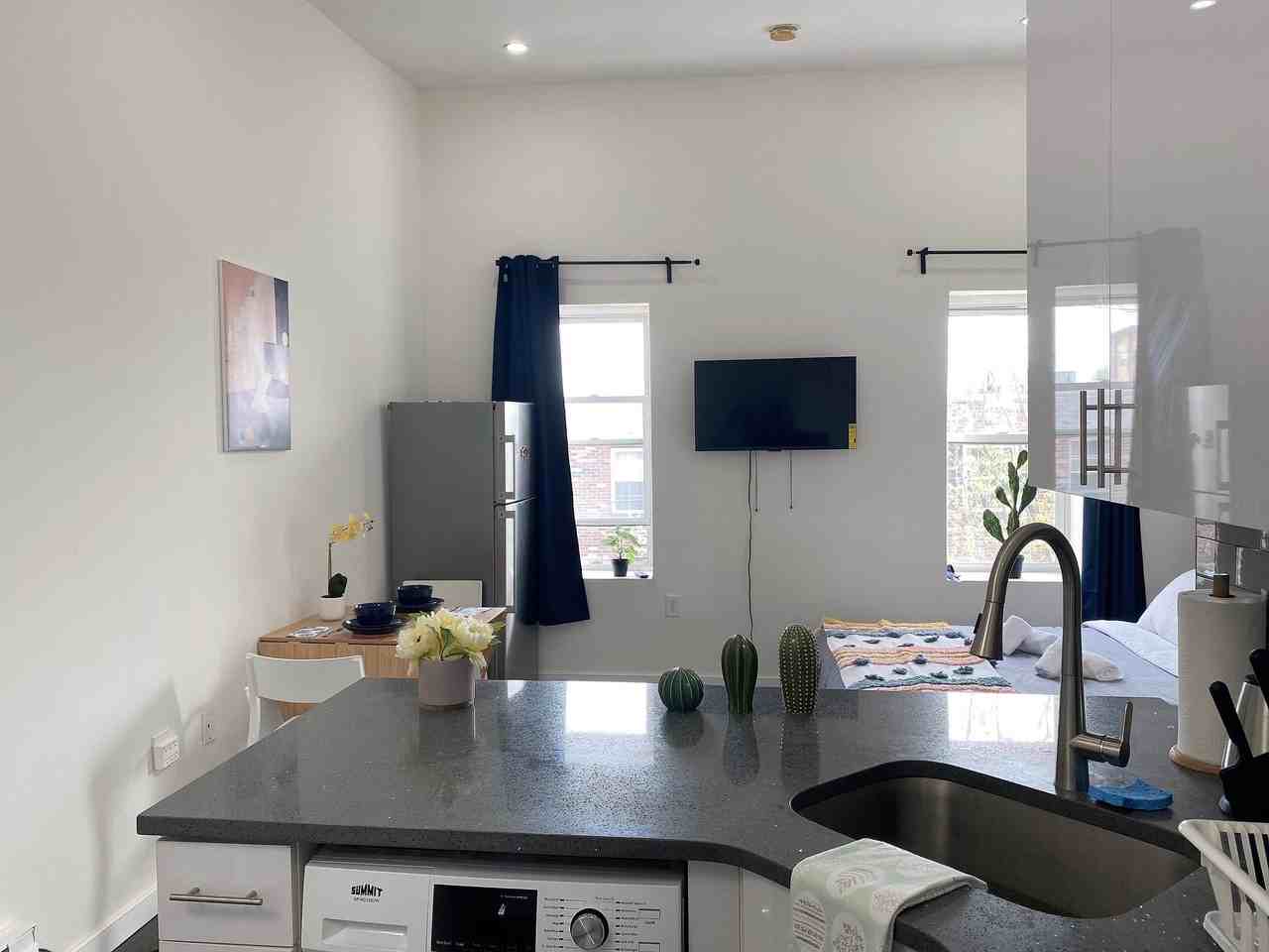 1725 Bainbridge St #3F - Photo 6 of 18