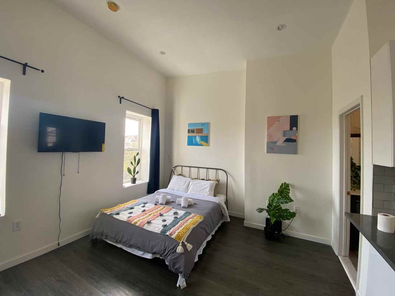 1725 Bainbridge St #3F - Photo 7 of 18