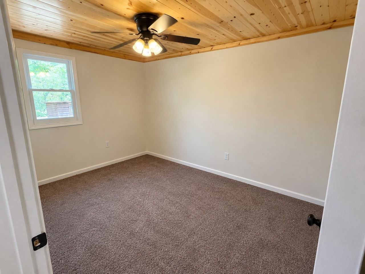 112 Robert Roten Rd - Photo 7 of 19