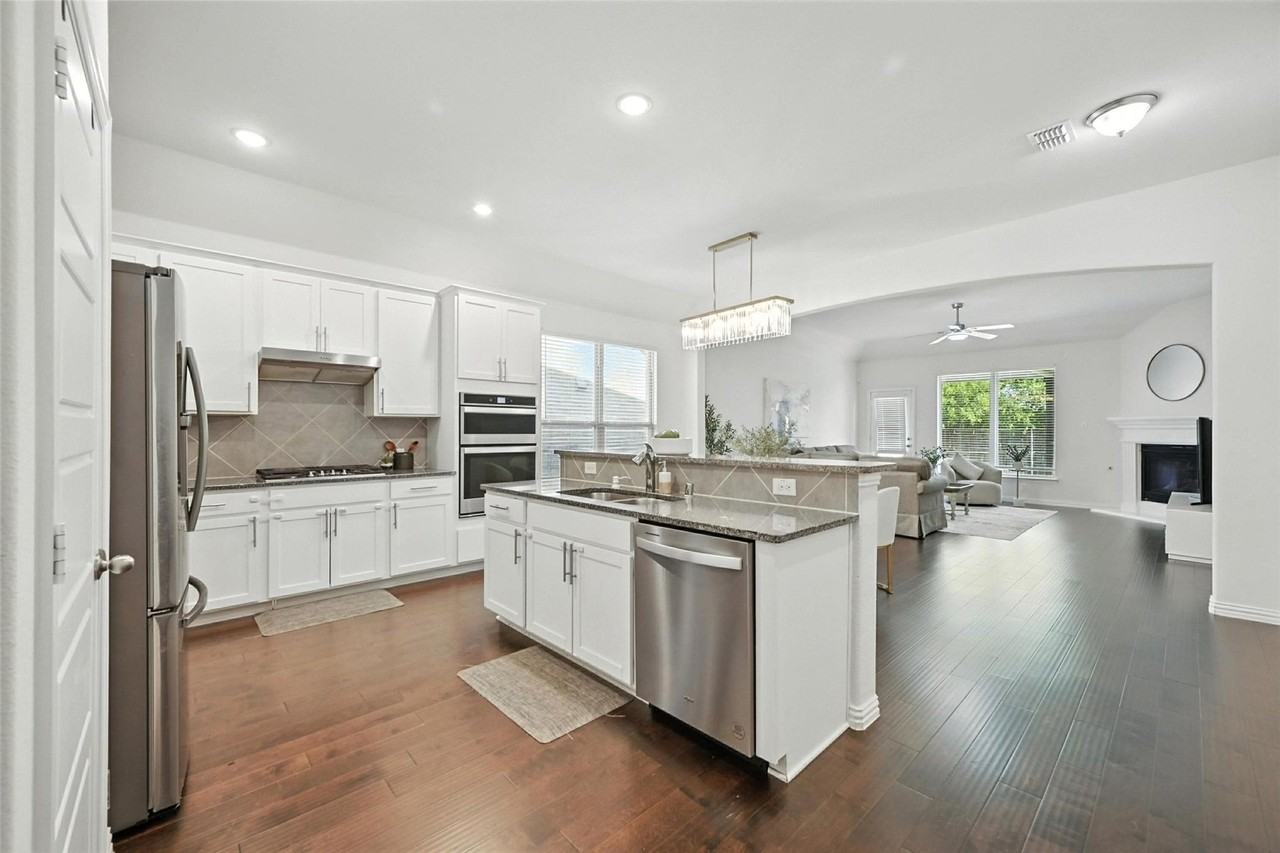 3005 Spring Creek Trl - Photo 6 of 20