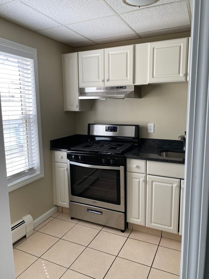 540/550 Cambridge St. #550UNIT1 - Photo 2 of 8
