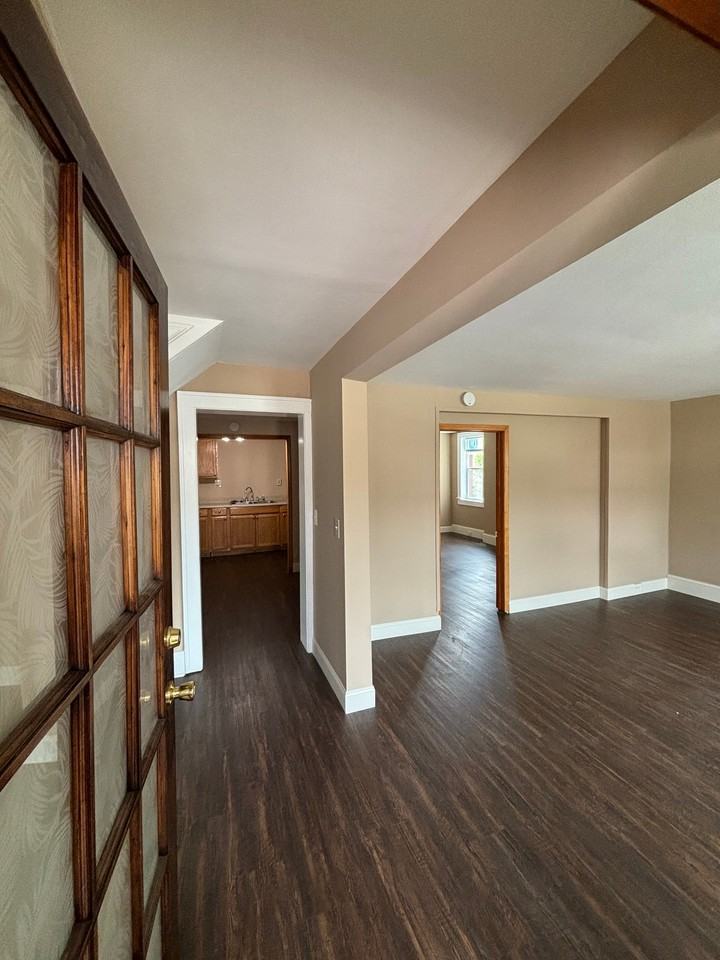 86 E North St #1