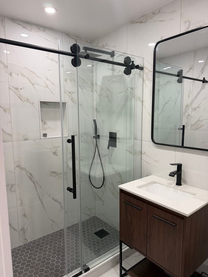 4202 Oneida Ave - Photo 3 of 10